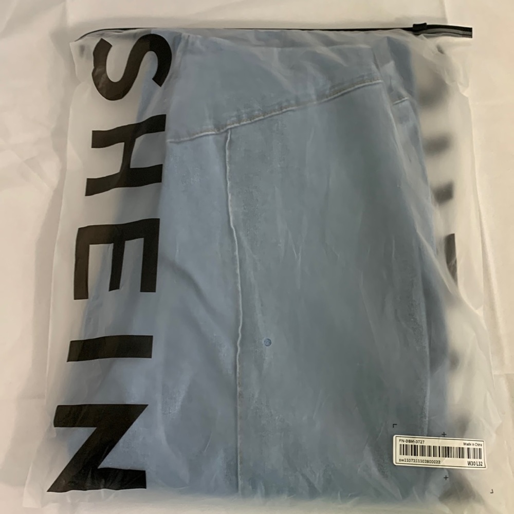 SHEIN SXY Solid Flare Leg Jeans in Light Wash Size W30 L32 - NWT - Picture 4 of 6